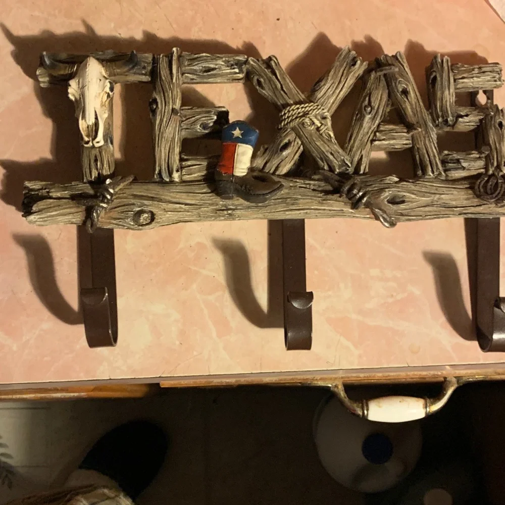 Texas-Themed Rustic Wall Hook with Horse and Hat Design